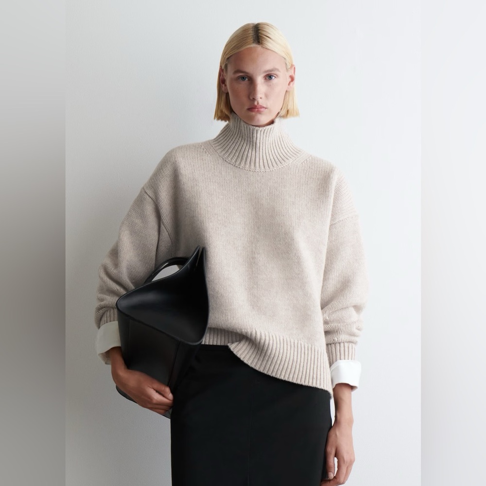 COS CHUNKY FUNNEL-NECK WOOL SWEATER nwt size Small in Beige Taupe